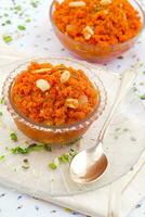 indiano popolare dolce cibo carota halwa foto