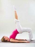 donna esercizio yoga interno foto