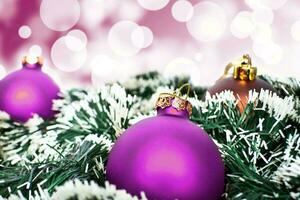 bellissimo Natale sfondo, palle e luccichio, eccezionale decorazione foto