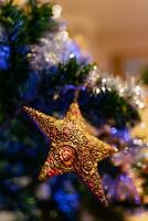 oro stella su Natale albero, decorazione e ornamento, celebrazione spirito foto