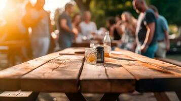 ai generato un' di legno tavolo nel il giardino durante il barbecue stagione per Prodotto presentazione e pubblicità foto