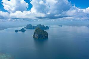 aereo fuco panoramico tiro di pinagbuyutan isola foto