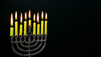 ebraico vacanza hannukah con menorah tradizionale foto