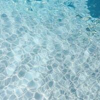 ai generato superiore Visualizza di il superficie di nuoto piscina acqua foto
