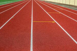 rosso routine nel sport campo. foto