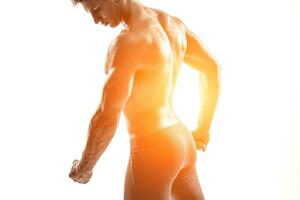 bodybuilder uomo in posa, mostrando Perfetto addominali, spalle, bicipite, tricipiti, il petto foto