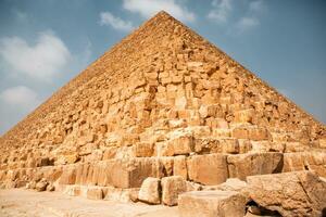 famoso egiziano piramidi di giza. paesaggio nel Egitto. piramide nel deserto. Africa. Meraviglia di il mondo foto