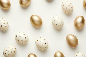 ai generato festivo Pasqua uova con polka puntini nel bianca e oro colori piatto posare modello foto