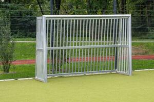 piccolo alluminio calcio obbiettivo al di fuori nel parco foto