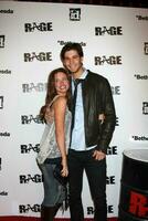 los angeles settembre 30 Molly burnett casey deidrick in arrivo a il rabbia gioco lanciare a il chinatown storico centrale plaza su settembre 30 2011 nel los angeles circa foto