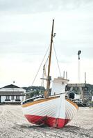 vecchio pesca barca a slettestrand nel Danimarca foto