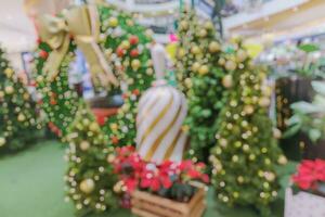 astratto sfocato Natale albero con bokeh leggero sfondo foto