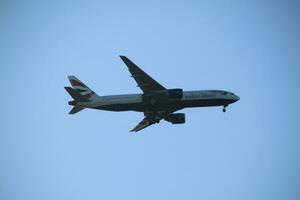 Londra nel il UK su 5 novembre 2023. un aereo si avvicina di Londra Heathrow aeroportolondo foto