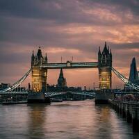 ai generato Londra svelato un' passeggiare attraverso tempo su Londra ponte foto