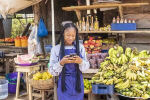 bellissimo mercato donna operativo sua mobile Telefono foto