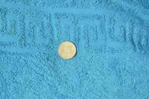 moneta da 50 centesimi di euro sulla costa egea sull'isola di rodi in grecia foto