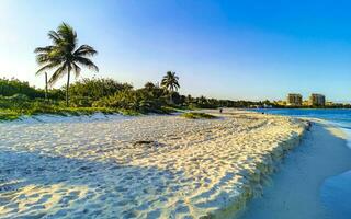 tropicale caraibico spiaggia chiaro turchese acqua playa del Carmen Messico. foto