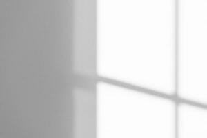 sfondo bianca parete cemento studio con luce, persiane finestra ombra riflessione su superficie trama, vuoto calcestruzzo grigio parete con raggio di sole, sfondo Schermo modello Prodotto presentazione foto