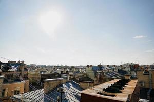vista del paesaggio urbano sui tetti di st. pietroburgo. vista sui tetti foto