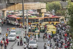 delhi india 06. maggio 2018, grande traffico a new delhi, india