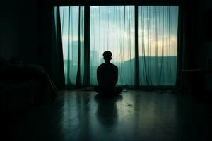 ai generato Camera da letto solitudine un' solitario uomo silhouette contempla chiuso finestra le tende foto