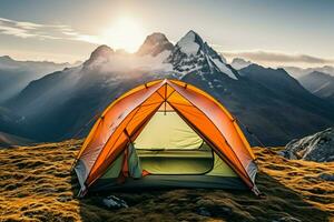 ai generato alpino solitudine un' tenda solo su il montagne elevato vertice foto