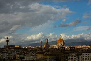 foto con il panorama di il medievale città di Firenze nel il regione di Toscana, Italia