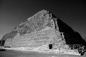 famoso egiziano piramidi di giza. paesaggio nel Egitto. piramide nel deserto. Africa. Meraviglia di il mondo foto