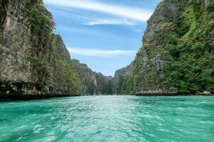 pileh laguna scogliera calcare bellissimo nel phi phi isola foto