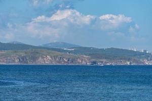 paesaggio marino con vista sulla costa di vladivostok foto