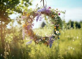 ai generato rustico fiori selvatici ghirlanda su un' soleggiato prato. estate solstizio giorno, mezza estate concetto. generativo ai foto