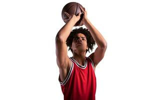 pallacanestro giocatore pronto per sparare il palla durante un' incontro foto