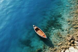 ai generato aereo fuco superiore giù foto di bellissimo rosso di legno tradizionale pesca barca ancorato nel cristallo chiaro mare