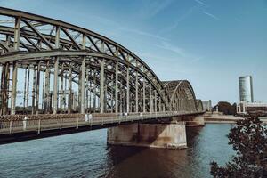 hohenzollern ponte su un' soleggiato giorno foto