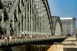 hohenzollern ponte su un' soleggiato giorno foto