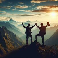 ai generato silhouette di Due escursionisti con braccia sollevato festeggiare successo su montagna superiore nel panoramico montagna foto