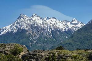 castillo montagna gamma e ibanez fiume largo valle visto a partire dal il Pan Americano autostrada, aysen regione, patagonia, chile foto