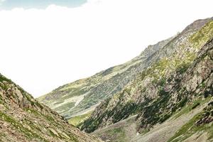 valle di kumrat bellissimo paesaggio vista sulle montagne foto