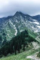 valle di kumrat bellissima banda jazz paesaggio vista montagne foto