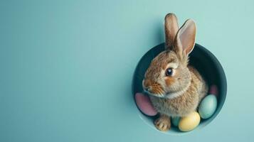 ai generato adorabile Pasqua coniglietto con Pasqua uova, colorato Pasqua uova, bandiera e sfondo foto