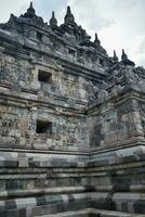 il bellezza di il esterno muri di il plaosano tempio, Yogyakarta, Indonesia foto