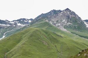 batcondi kumrat valle bellissimo paesaggio vista sulle montagne foto