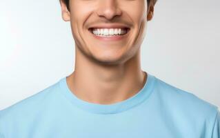 ai generato ritagliata metà viso ritratto di attraente maschio con salutare bianca denti foto