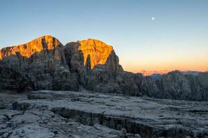 brenta dolomiti nel Alba luce, Italia, Europa foto