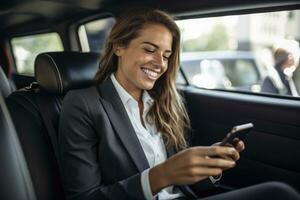 ai generato donna d'affari dentro di un' auto guardare a il mobile Telefono o utilizzando mobile Telefono. ai generativo foto
