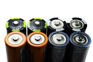 sale e alcalino batterie, fonte di energia per portatile tecnologia. aaa e aa batterie foto