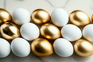 ai generato minimalista eleganza bianca e oro Pasqua uova, piatto posare foto