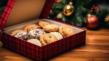 ai generato Natale biscotti, vacanza biscotto regalo scatola e casa cuoce, inverno vacanze presente per inglese nazione tè nel il villetta, fatti in casa biscotto al burro-scozzese e cottura al forno ricetta foto