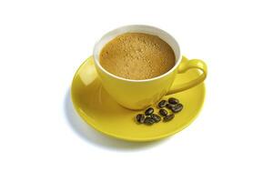 giallo caffè tazza isolato su bianca sfondo foto