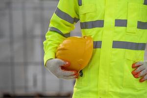 casco uniforme lavoratore nella costruzione foto